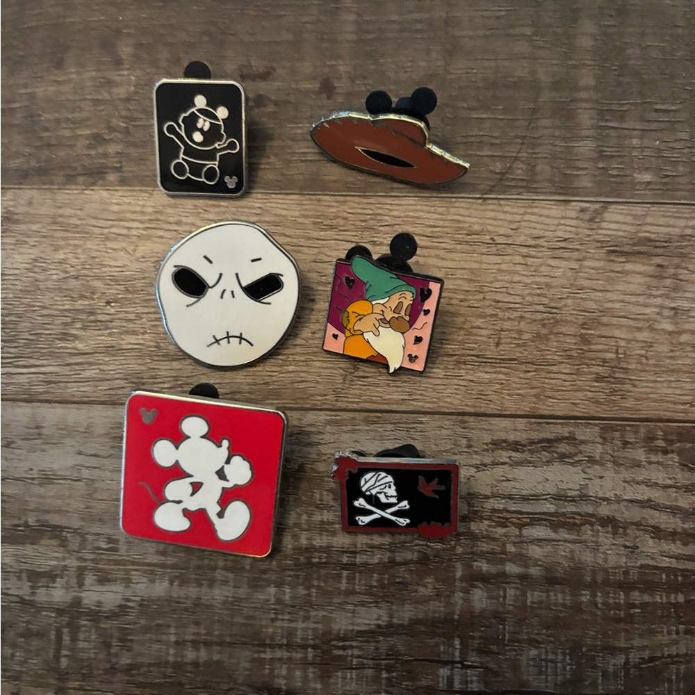 Disney trading pins - new